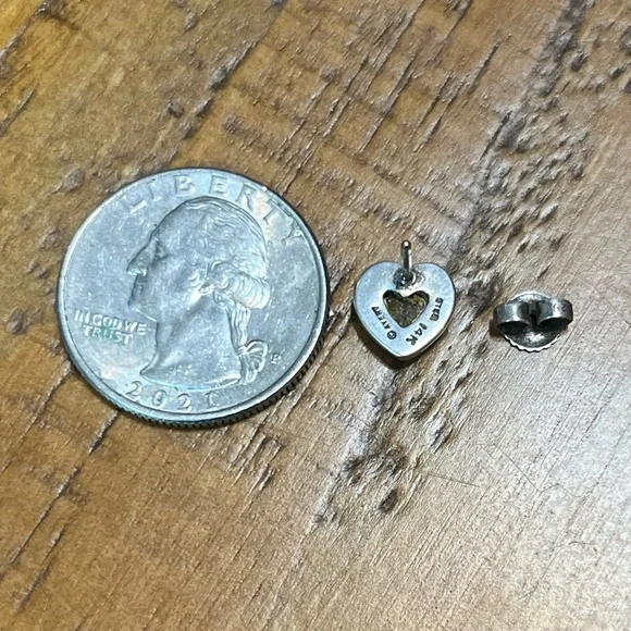 Retired James Avery True Heart SINGLE Stud - Picture 2 of 2